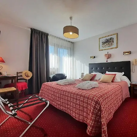 Les Triolets Hotel 2*